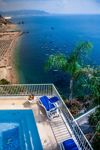 Others 3, Hotel Voce del Mare, Salerno