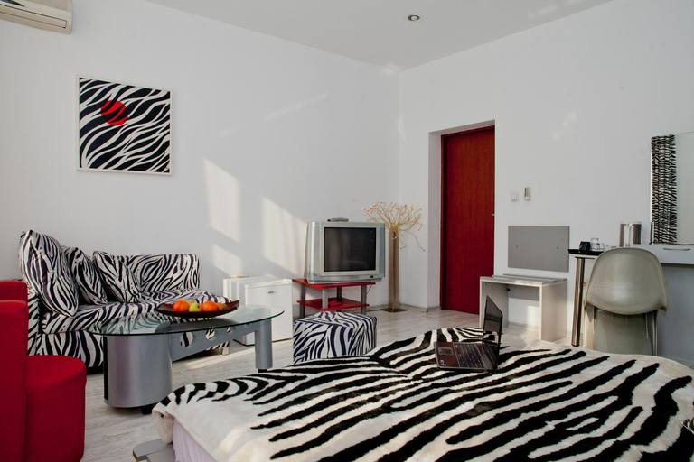 Others 4, Scotty's Boutique Hotel, Stolichna