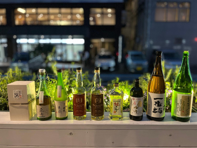 Food & Drinks 4, En- Hostel & Cafe bar, Amami