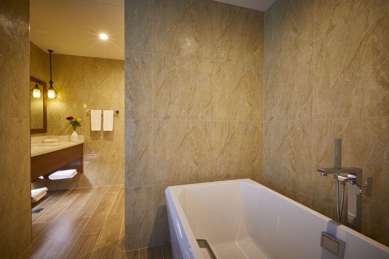 Bathroom 5, Millennium Resort Salalah, Salalah
