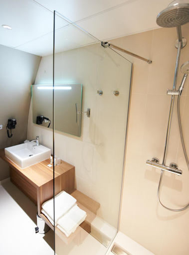 Bathroom 4, Mercure Cholet Centre Hotel, Maine-et-Loire