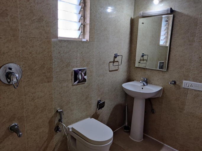 Bathroom, Fernandes Complex, Bangalore