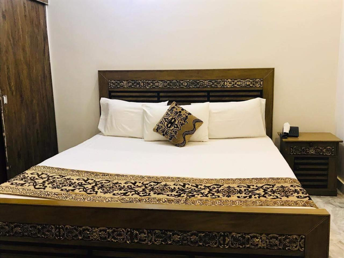 Others 5, Hotel Pakeeza One, Lahore