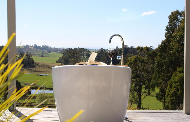 Food & Drinks 5, Modern Tiny House (Compass Hut), Devonport