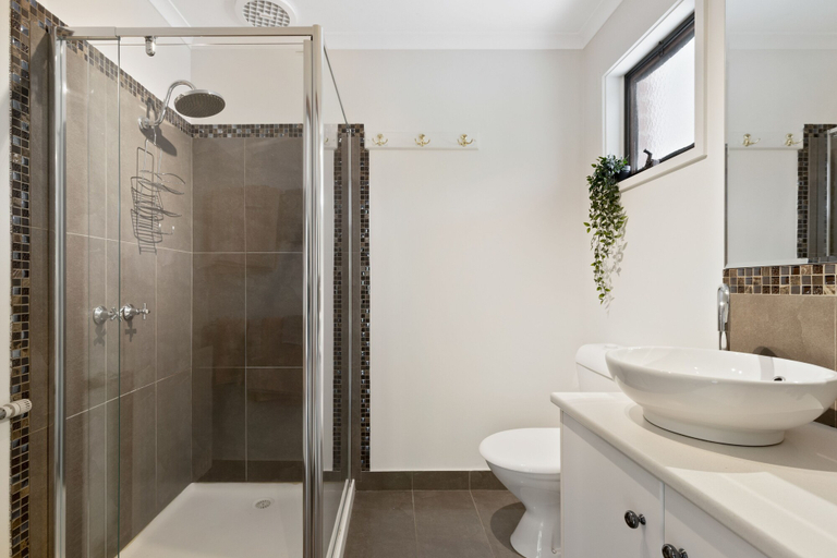 Bathroom, Hepburn Springs Accommodation, Hepburn - East