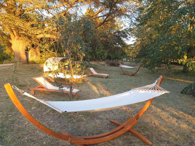 Others 5, Chateau de Saint Bonnet les Oules, Loire