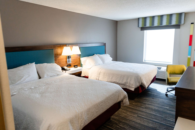 Bedroom 4, Hampton Inn & Suites Scottsbluff Conference Center, Scotts Bluff