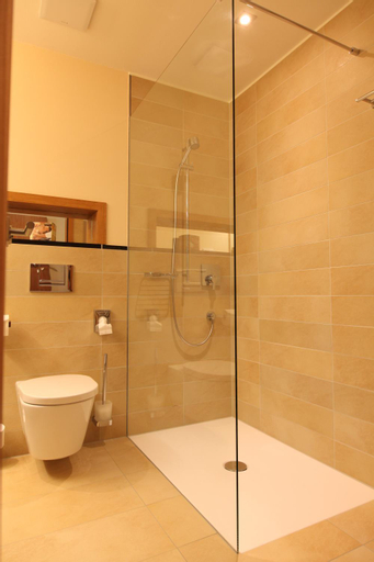 Bathroom 4