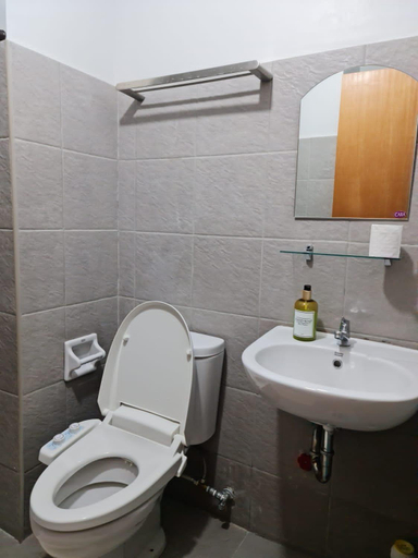 Bathroom 5, Messatierra Gardens Recidences, Davao City