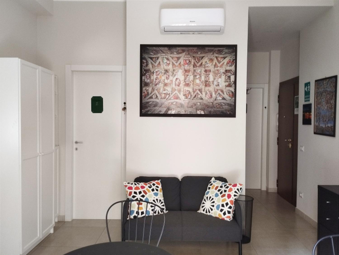 Others 4, A casa da Cri B&B, Rome