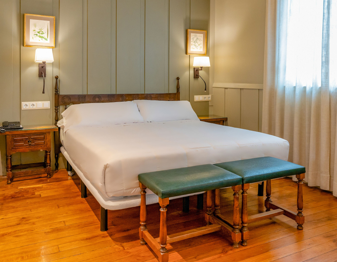 Bedroom 2, Hotel Alcázar - Irún centro, Guipúzcoa