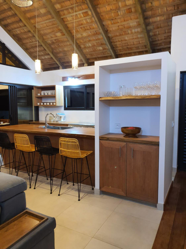 Others 5, Moorea Lodge Bungalow