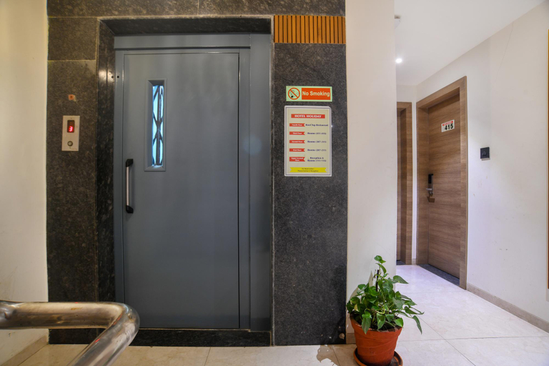 Public Area 2, Hotel Holiday, Indore