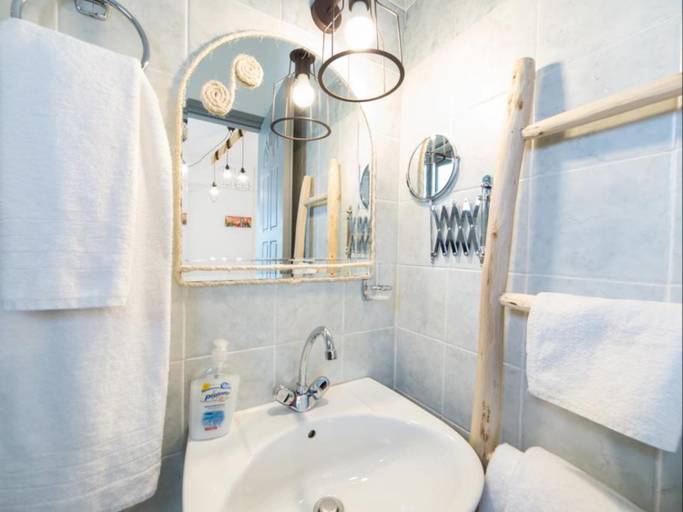 Bathroom 4, Evi Rooms, South Aegean