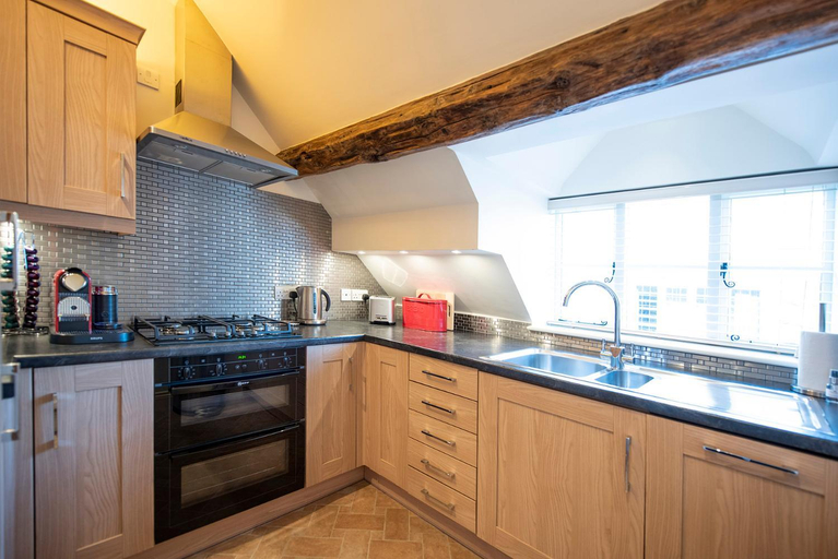 Others 4, Neroli River View Apartment, Gloucestershire