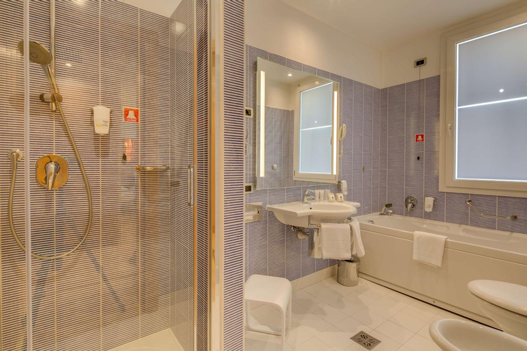 Bathroom 16