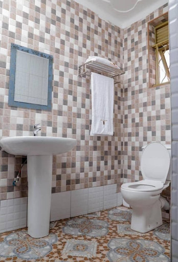 Bathroom, Hotel Zeptan, Jinja