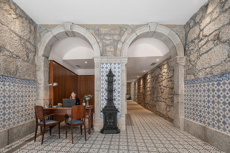 Public Area 2, Caleway Hotel, Vila Nova de Gaia