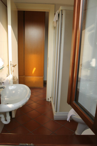 Bathroom 3, ALBERGO LA SCALETTA, Como