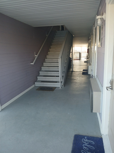Others 3, Xpress Inn & Suites, Taney