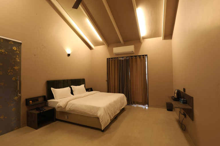 Bedroom 3, Isola Luxury Farm Suites, Nashik