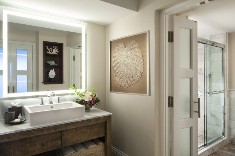 Bathroom 5, Pier House Resort & Spa, Monroe