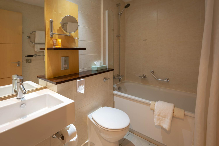 Bathroom 4, Angel Hotel, Cardiff