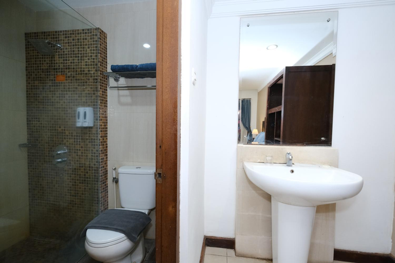 Bathroom 11