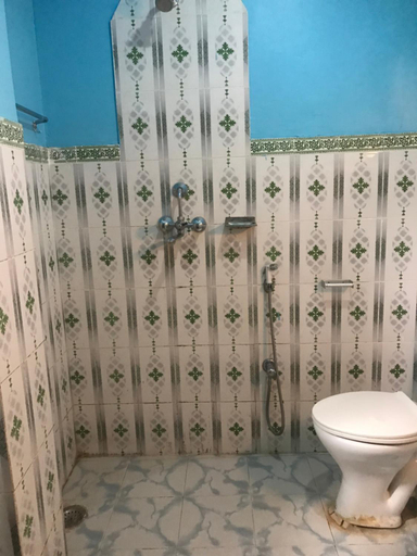 Bathroom 3, Gautam Garden Guest House, Gandaki