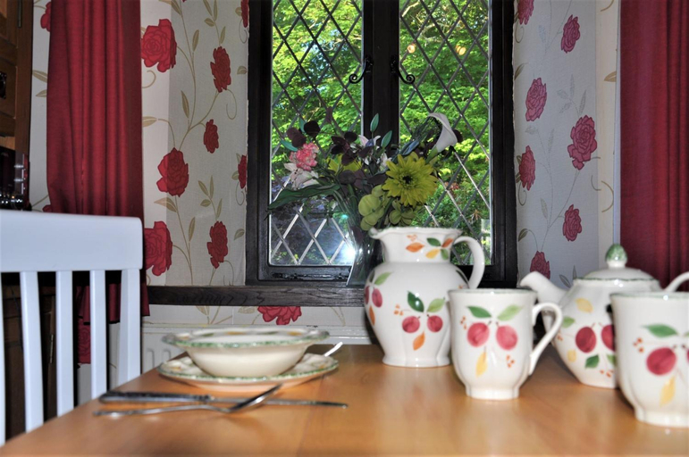 Food & Drinks 4, Charming Guest House in Cornish Countryside, Cornwall