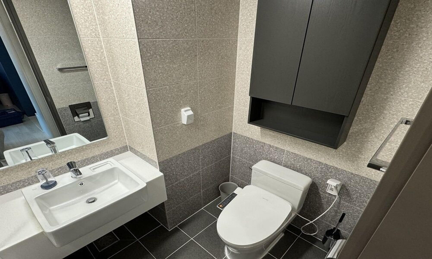 Bathroom 3, Radiant Nampo Hotel, Jung