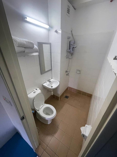 Bathroom 4, Kuala Melaka Inn, Langkawi