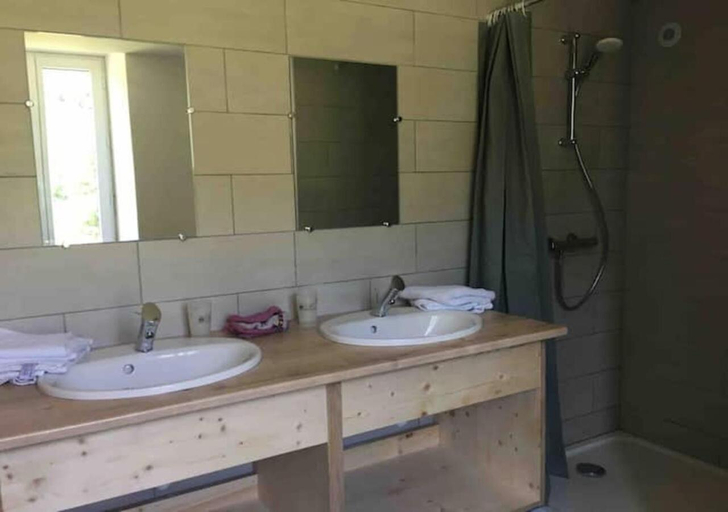 Bathroom 3, Dormez dans la chambre du meunier !, Saône-et-Loire