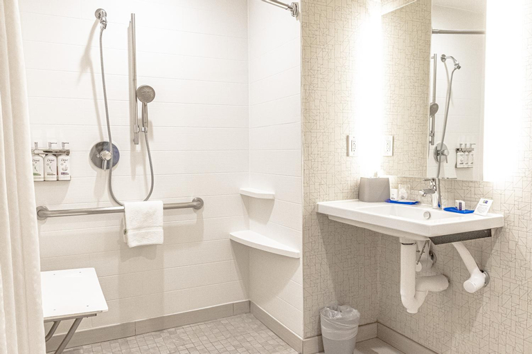 Bathroom 13
