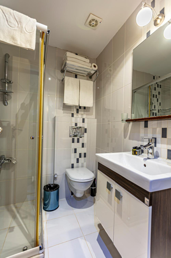 Bathroom 3, Dongyang Hotel, Fatih