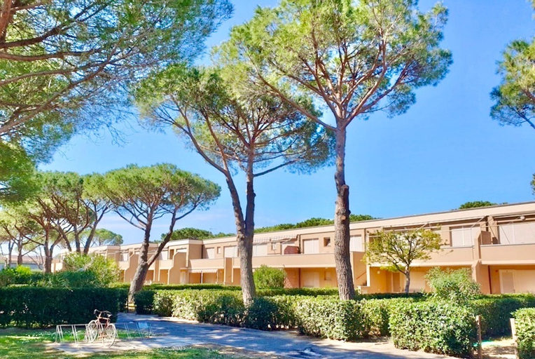 IssTravel, Holiday Homes in Marina di Bibbona from 400 to 900 meters from the sea, apartments 6 beds, Livorno