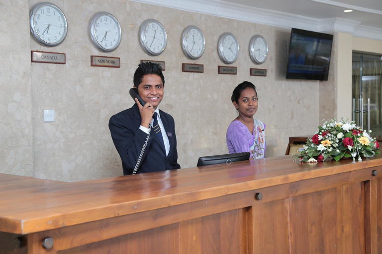 Public Area, Hotel Sapphire, Thimbirigasyaya