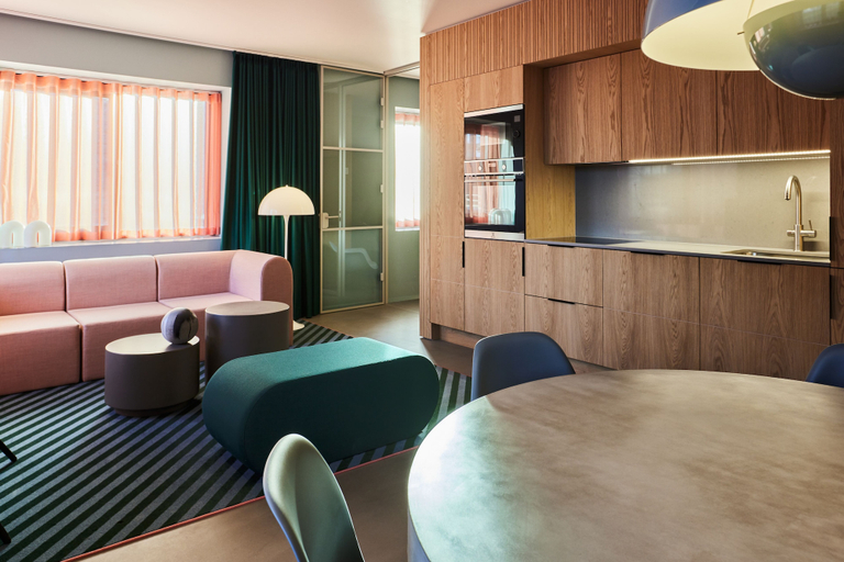 Others 5, Kirk Suites, Vejle