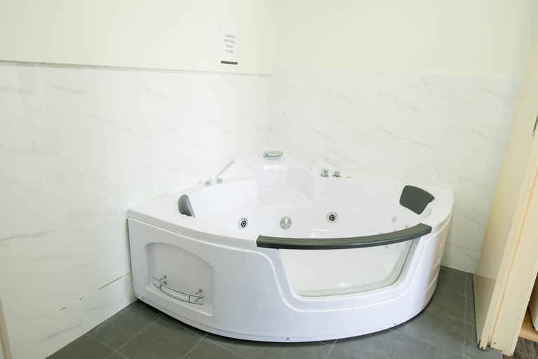 Bathroom 9