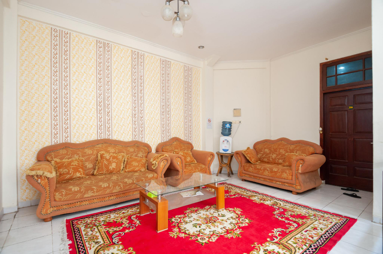 Public Area 3, RedDoorz Syariah @ Bumi Siliwangi Residence Padang, Padang