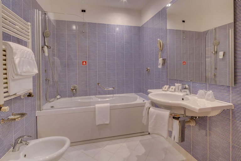 Bathroom 11