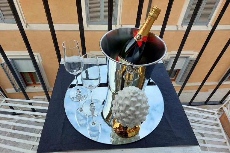 Food & Drinks, HELMIRAGE PIAZZA DI SPAGNA SUITE, Rome