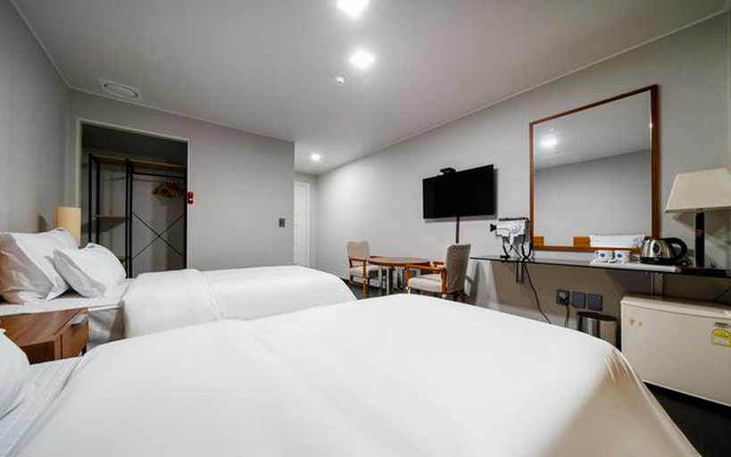 Bedroom 3, Donghae Hotel Me, Donghae