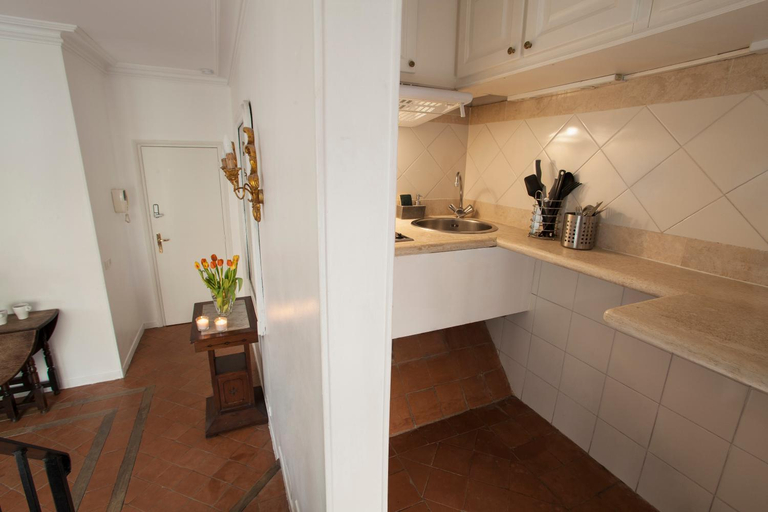 Kitchen 4, Mithouard Apartments, Paris