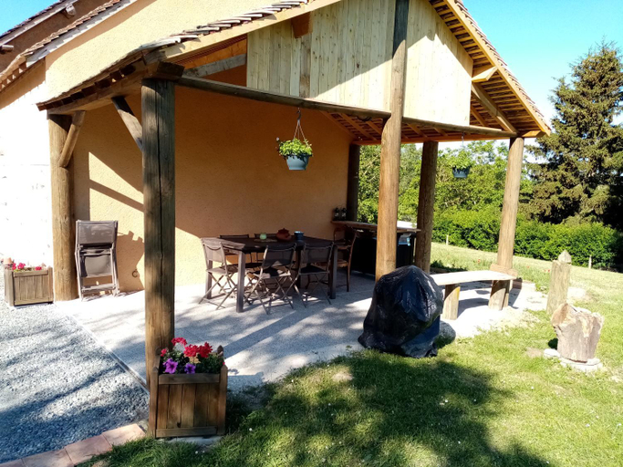 Others 4, La Petite Maison Dans La Prairie, Sarthe