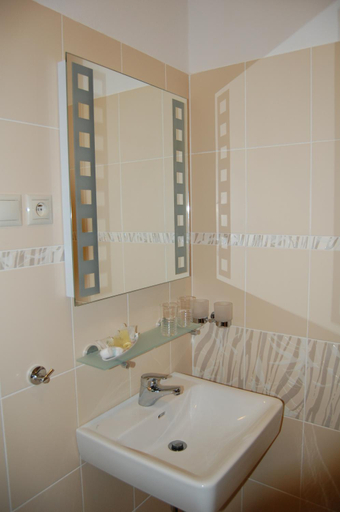 Bathroom 3, Academic Hotel Zvolen, Zvolen
