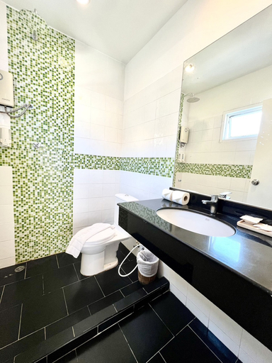Bathroom 5, The Blue Pearl Kata Hotel, Phuket Island