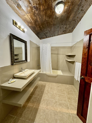 Bathroom 3, Hotel Alicante Montana, Concepción de Ataco
