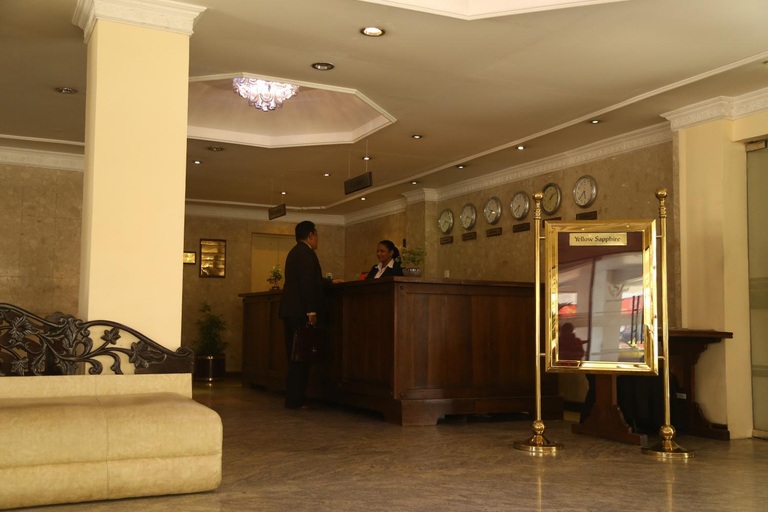Public Area, Hotel Sapphire, Thimbirigasyaya