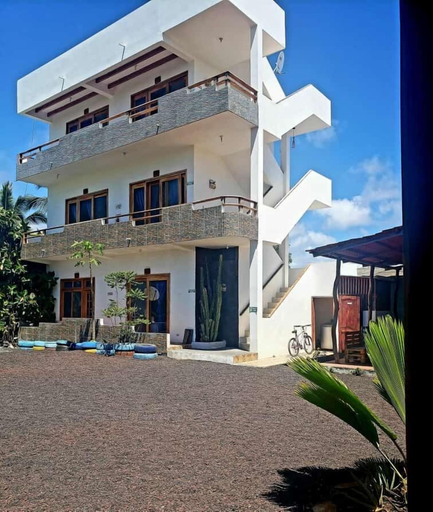 Exterior & Views 2, HOSPEDAJE DELFIN AZUL, Isabela